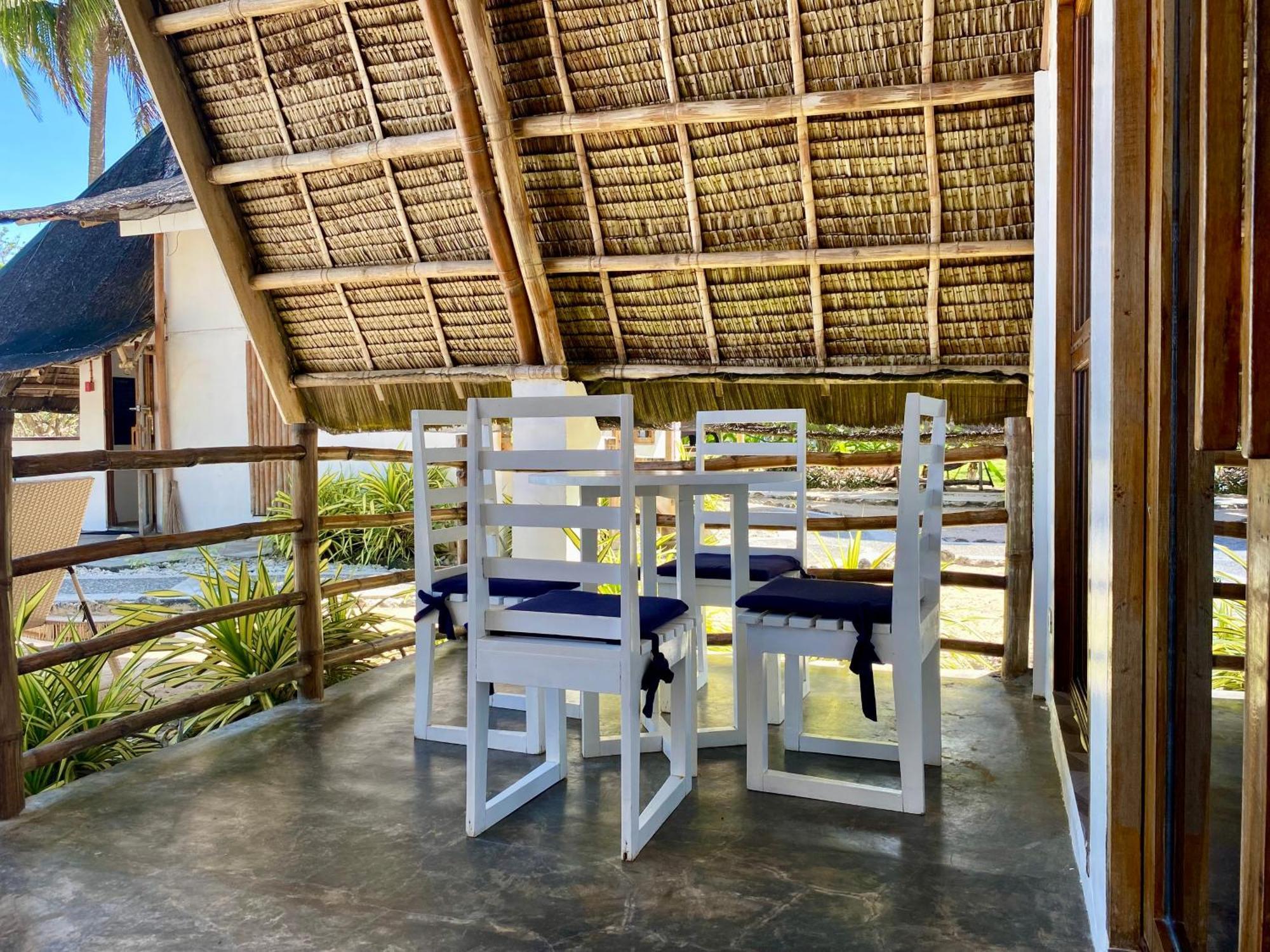 Surya Beach Resort Palawan Aborlan ภายนอก รูปภาพ